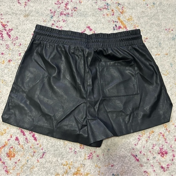 n:Philanthropy Maura Short in Black Cat sz L - Picture 4 of 4